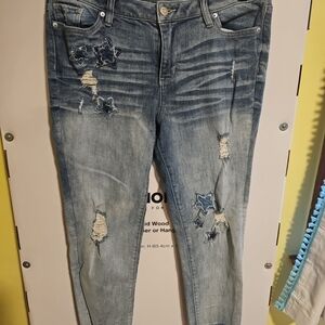 Women's Size 10 Soho Jeans Cropped Boyfriend Ripped & Stars New York & Company